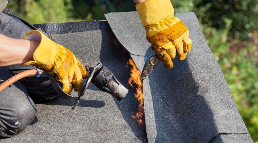 Professional gutter cleaning in Mayflower, AR